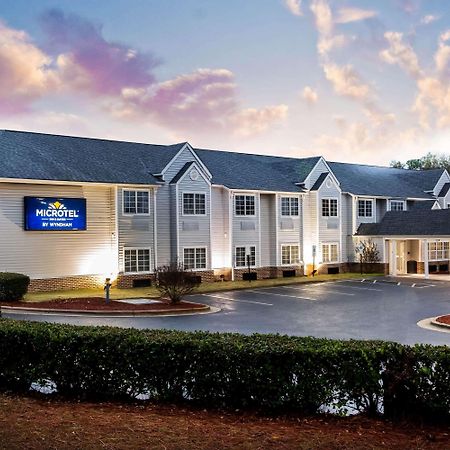 Microtel Inn & Suites By Wyndham Southern Pines Pinehurst Exterior foto