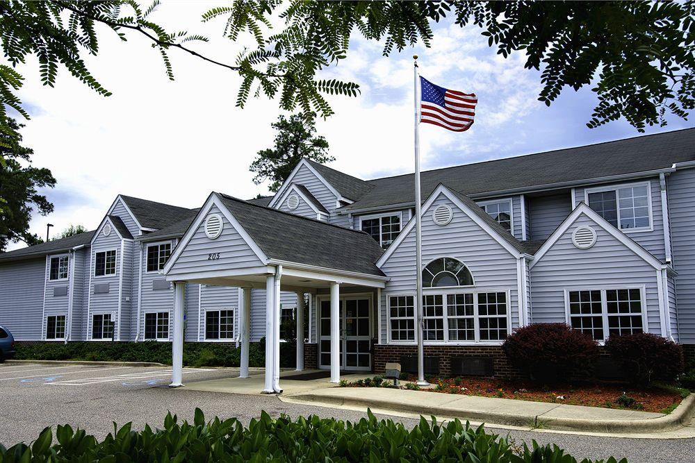 Microtel Inn & Suites By Wyndham Southern Pines Pinehurst Exterior foto