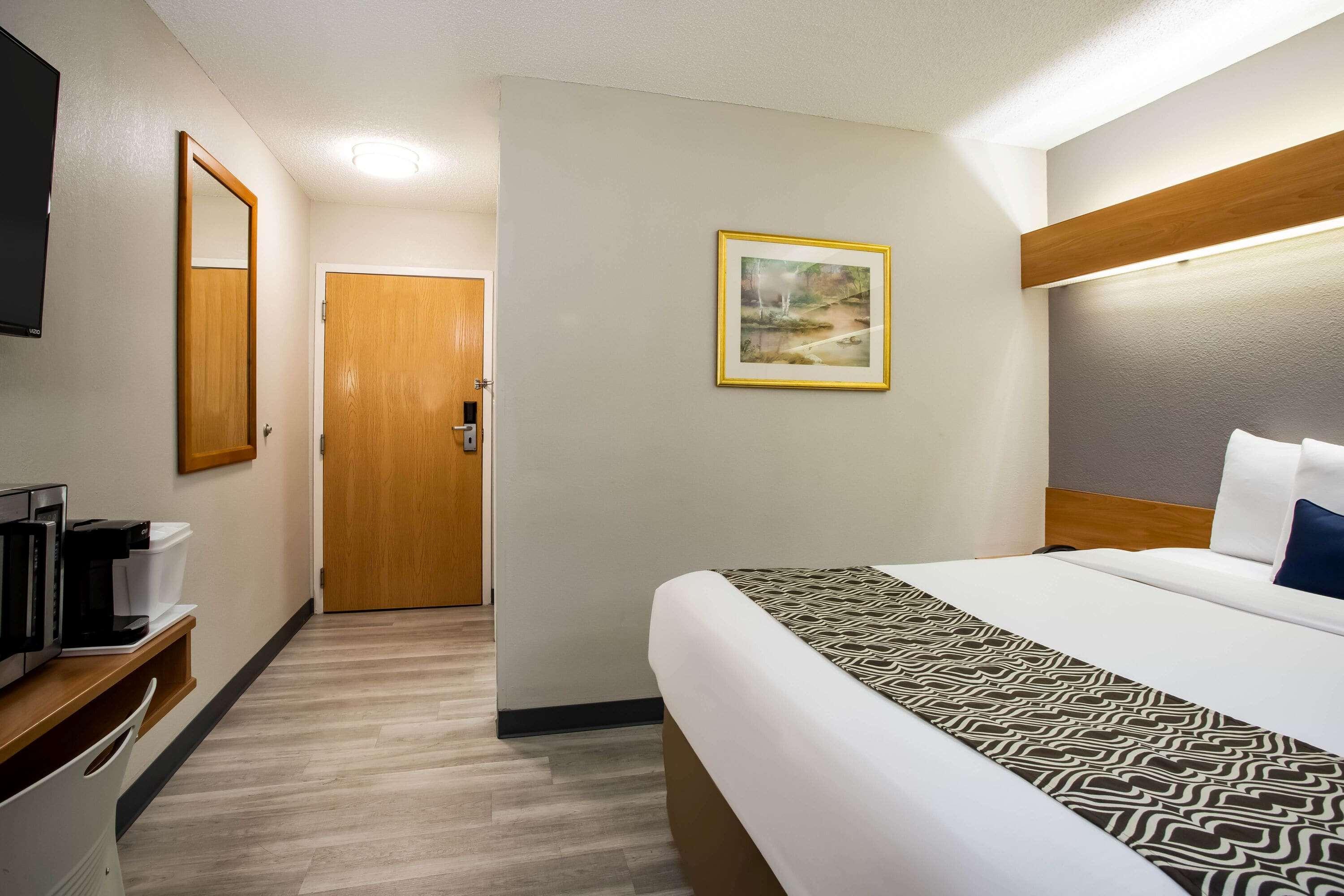 Microtel Inn & Suites By Wyndham Southern Pines Pinehurst Exterior foto